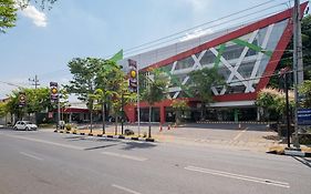 RedDoorz Premium @ Jalan Veteran Bojonegoro